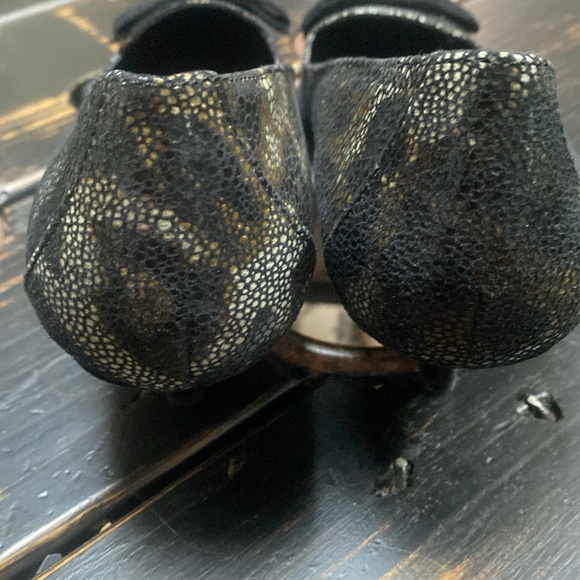 Donald j Pliner Gretel Leopard-Print Bow Pump, Black/Natural - Picture 6 of 9